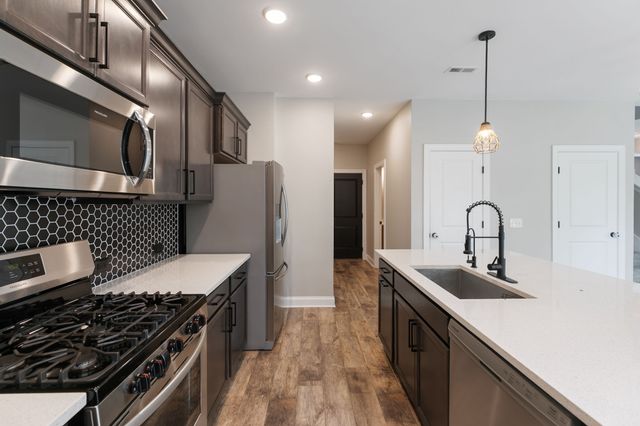 146 Newbury Dr, White House, TN 37188