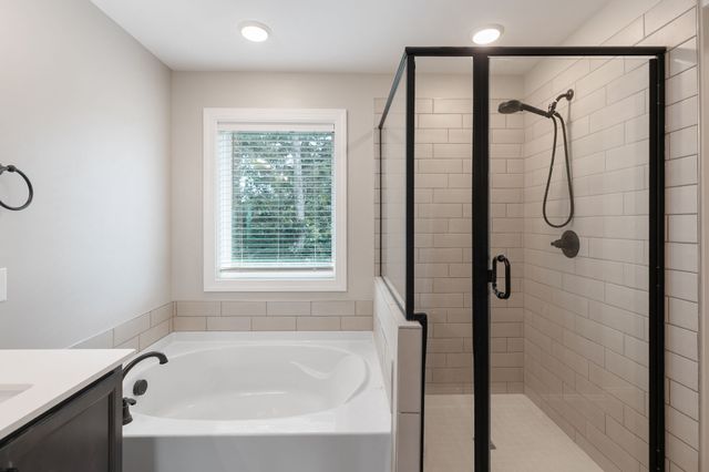 146 Newbury Dr, White House, TN 37188