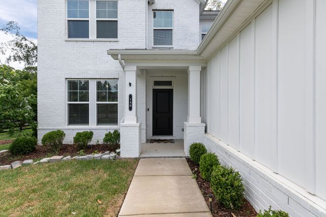146 Newbury Dr, White House, TN 37188