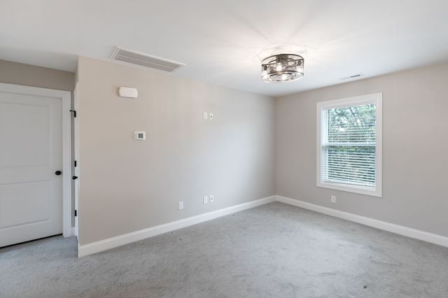 146 Newbury Dr, White House, TN 37188
