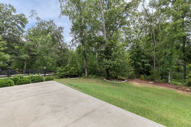 146 Newbury Dr, White House, TN 37188