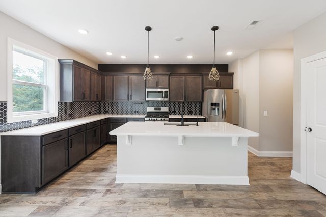 146 Newbury Dr, White House, TN 37188