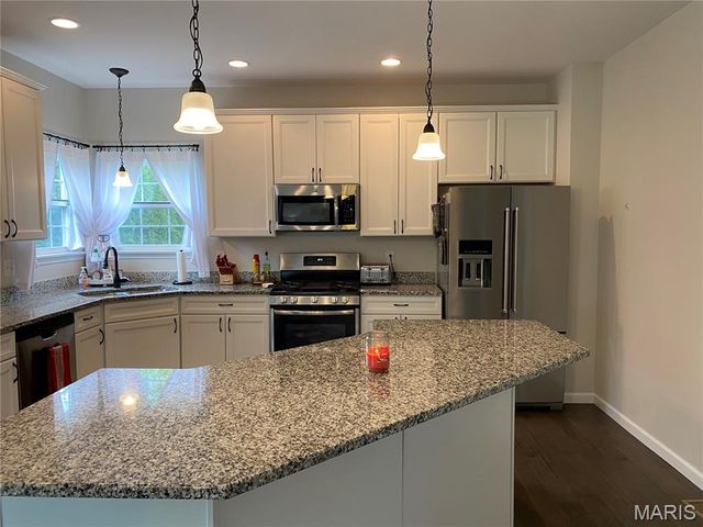 104 Forest Oaks Drive, Caseyville, IL 62232