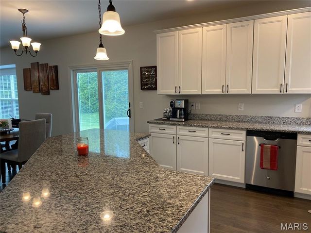104 Forest Oaks Drive, Caseyville, IL 62232