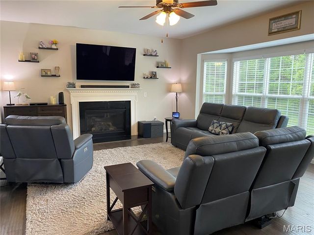 104 Forest Oaks Drive, Caseyville, IL 62232