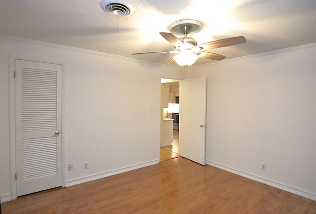 5026 FLAMINGO RD, Memphis, TN 38117