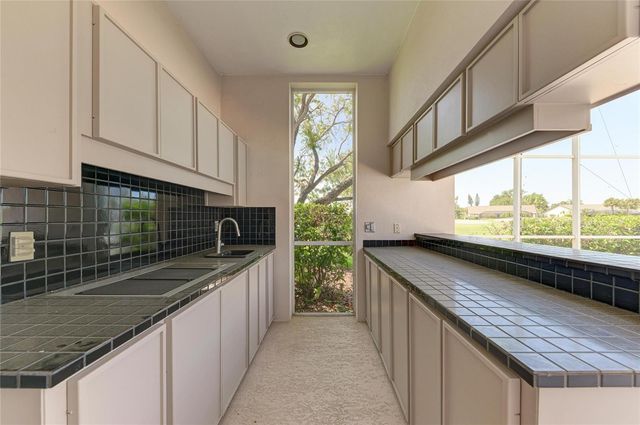 4268 LAS PALMAS WAY, Sarasota, FL 34238