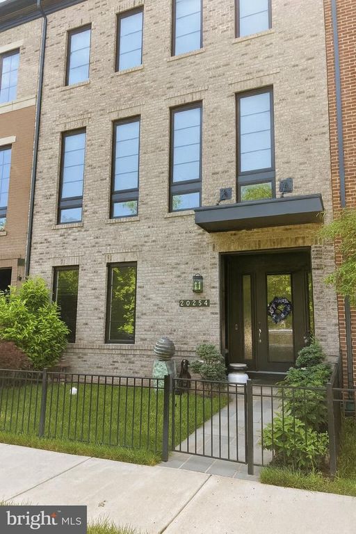 20254 NORTHPARK DR, Ashburn, VA 20147