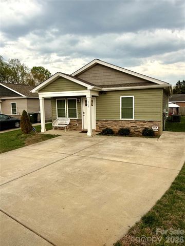 1946 11th Avenue NE, Hickory, NC 28601