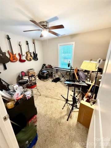 1946 11th Avenue NE, Hickory, NC 28601