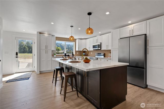 16221 75th Street E, Sumner, WA 98390