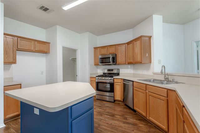 9721 Meadow Rue Drive, Mckinney, TX 75072