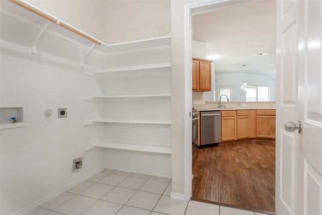 9721 Meadow Rue Drive, Mckinney, TX 75072