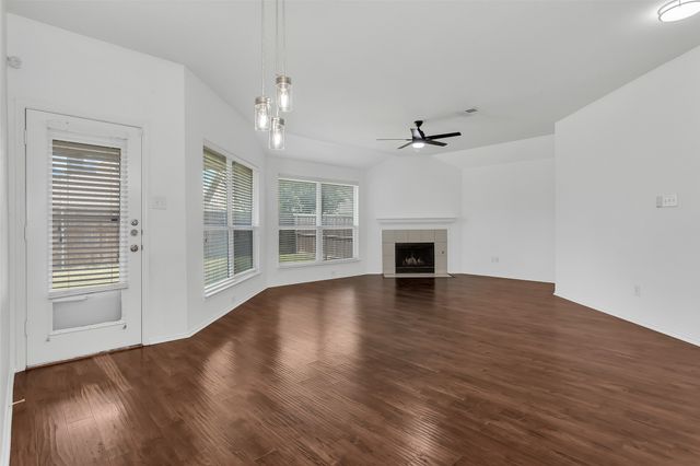 9721 Meadow Rue Drive, Mckinney, TX 75072