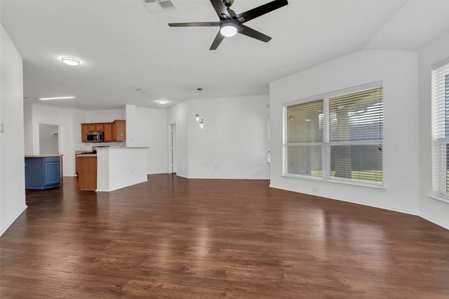 9721 Meadow Rue Drive, Mckinney, TX 75072