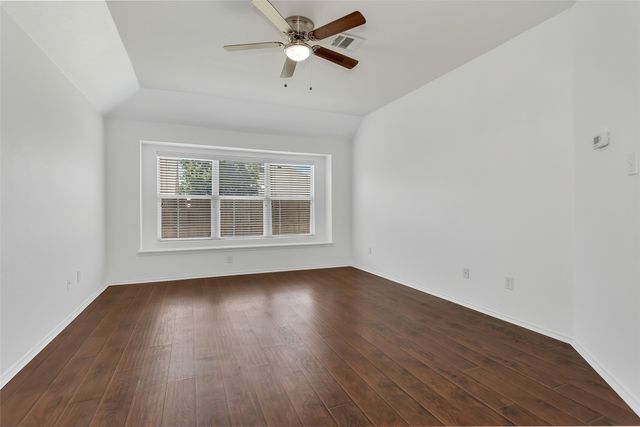 9721 Meadow Rue Drive, Mckinney, TX 75072