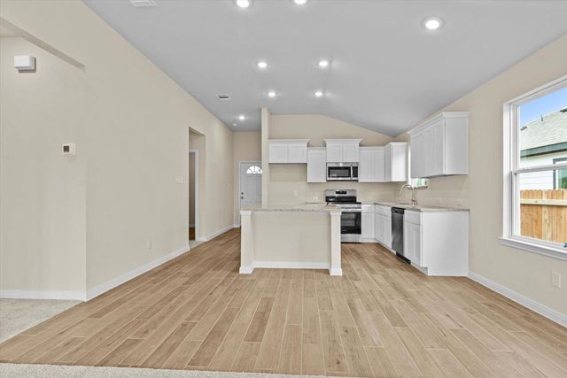 217 Bucking LN, Liberty Hill, TX 78642