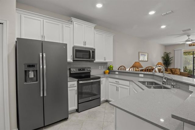 2853 ATTWATER LOOP, Winter Haven, FL 33884