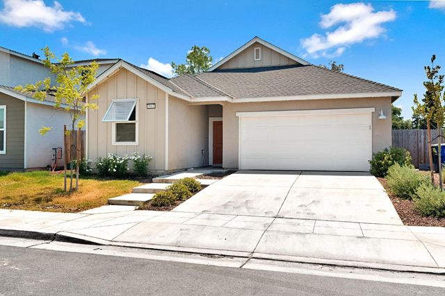 5963 W Laguna Avenue, Fresno, CA 93722