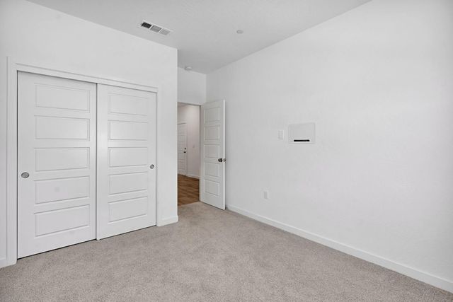 5963 W Laguna Avenue, Fresno, CA 93722