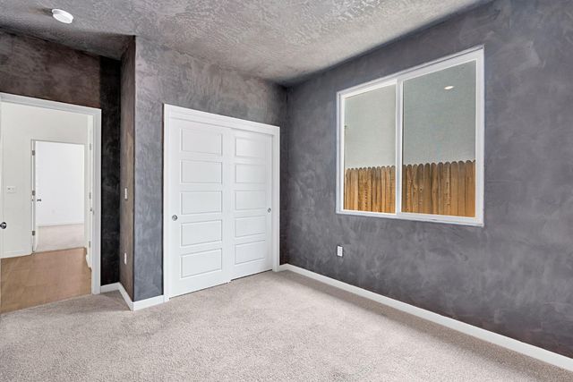 5963 W Laguna Avenue, Fresno, CA 93722