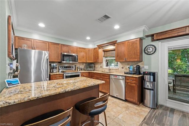 519 NW 26th PL, Cape Coral, FL 33993