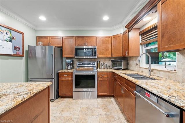 519 NW 26th PL, Cape Coral, FL 33993