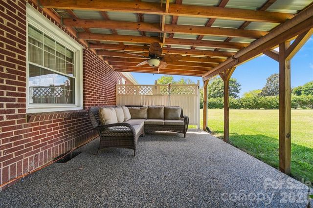 4273 Springs Road, Conover, NC 28613