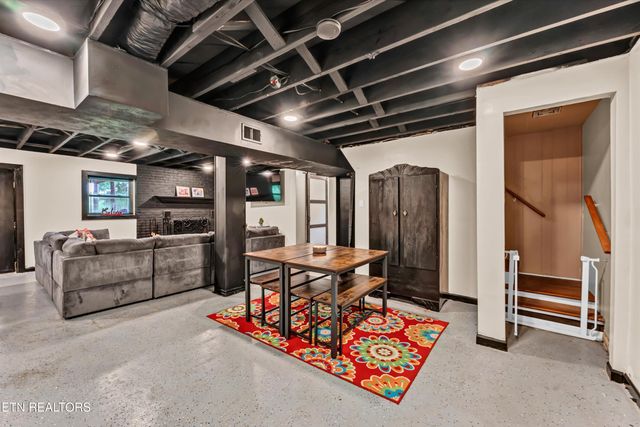 2451 Black Oak Rd, Jefferson City, TN 37760