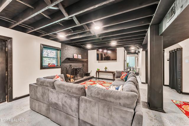 2451 Black Oak Rd, Jefferson City, TN 37760