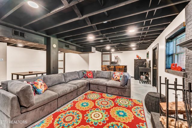 2451 Black Oak Rd, Jefferson City, TN 37760