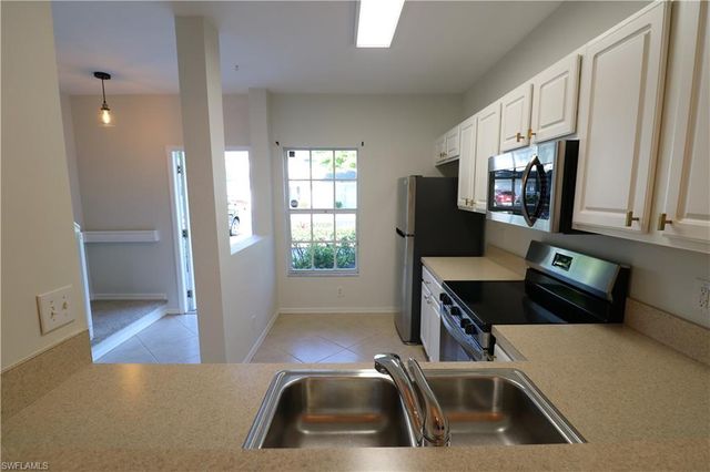 8287 Pacific Beach DR, Fort Myers, FL 33966