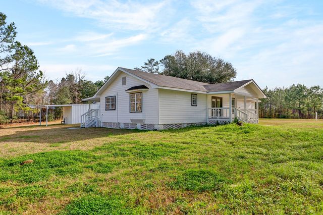 3 Jimmy Reyer Rd., Poplarville, MS 39470