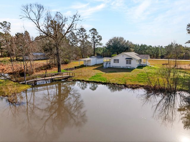 3 Jimmy Reyer Rd., Poplarville, MS 39470