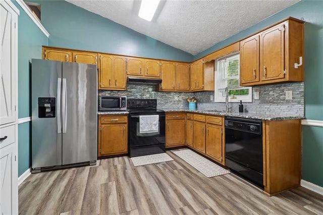 2580 Suncrest Court, Buford, GA 30519