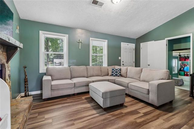 2580 Suncrest Court, Buford, GA 30519