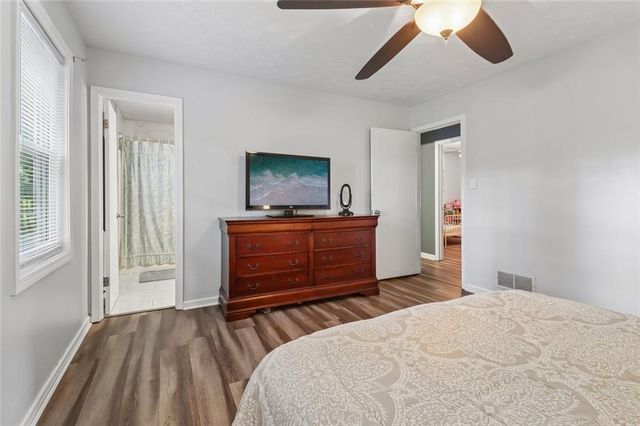 2580 Suncrest Court, Buford, GA 30519