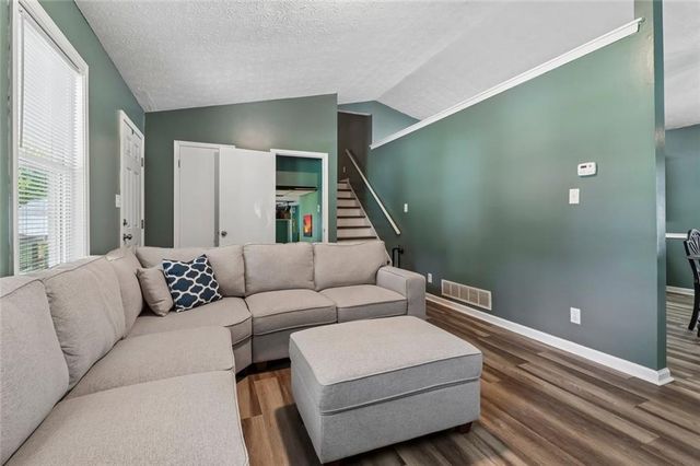 2580 Suncrest Court, Buford, GA 30519