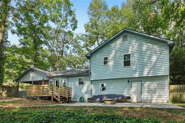 2580 Suncrest Court, Buford, GA 30519