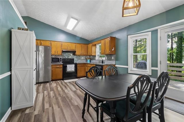 2580 Suncrest Court, Buford, GA 30519