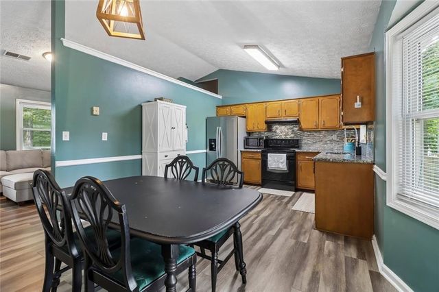 2580 Suncrest Court, Buford, GA 30519