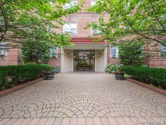 99-31 64th Avenue D16, Rego Park, NY 11374