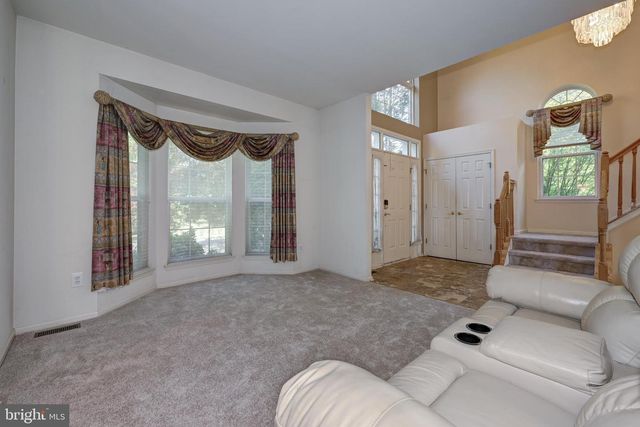 1 MALLARD DR, Mount Laurel, NJ 08054
