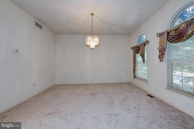 1 MALLARD DR, Mount Laurel, NJ 08054