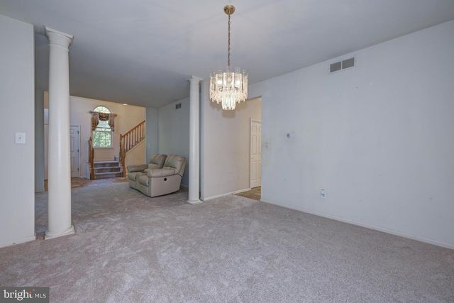 1 MALLARD DR, Mount Laurel, NJ 08054