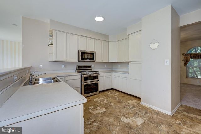 1 MALLARD DR, Mount Laurel, NJ 08054