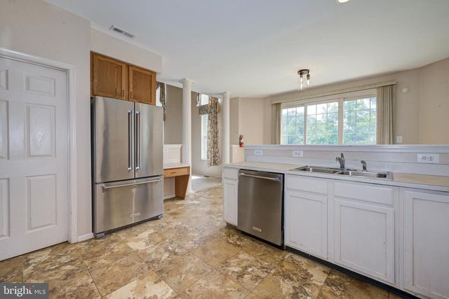 1 MALLARD DR, Mount Laurel, NJ 08054