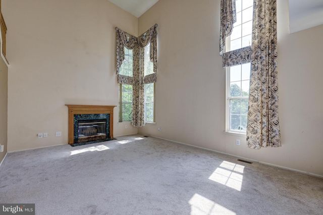 1 MALLARD DR, Mount Laurel, NJ 08054