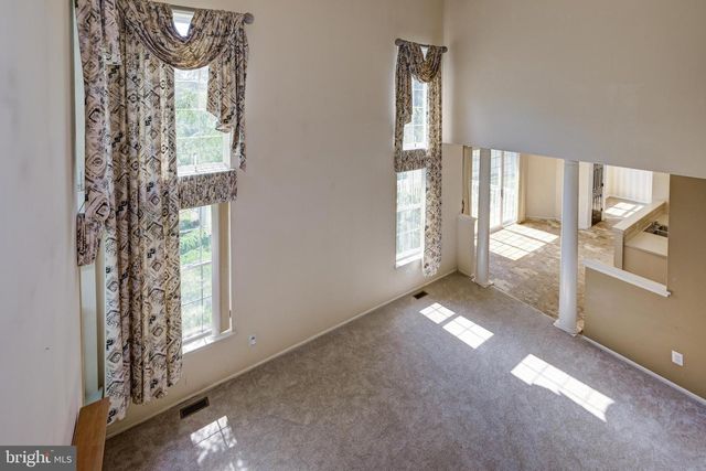 1 MALLARD DR, Mount Laurel, NJ 08054