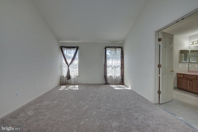 1 MALLARD DR, Mount Laurel, NJ 08054